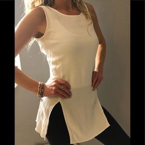 Ladies sleeveless blouse